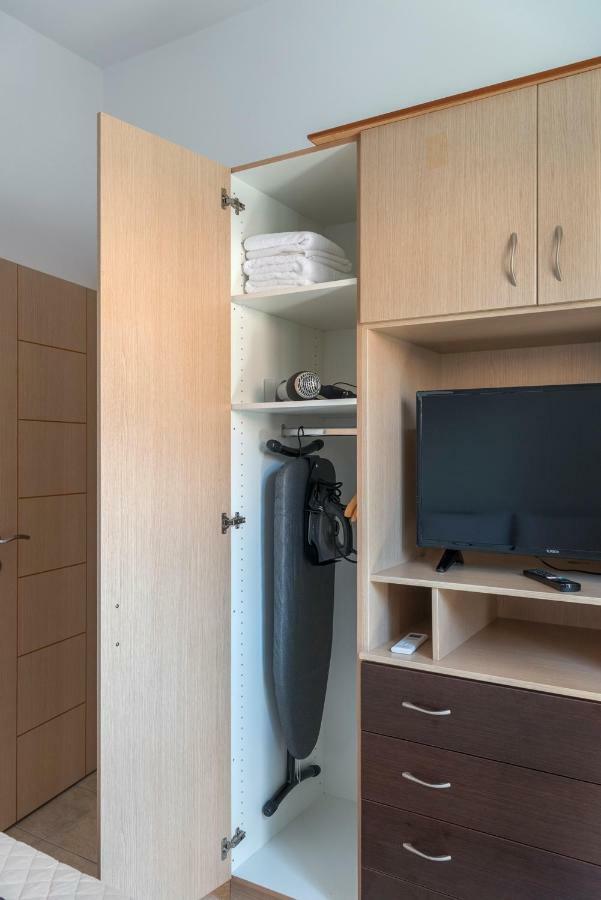 Ethrionplus Two Rooms Apartments Balconies 100 M From The Port Ερμούπολη Εξωτερικό φωτογραφία